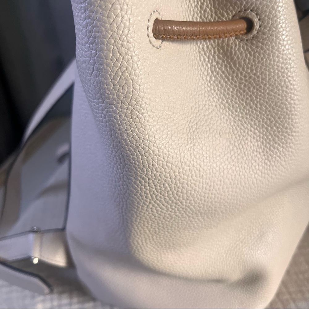 Kate Spade New York Medium Pebbled Leather Backpack Flap Cinch Gold Hardware - Picture 8 of 16